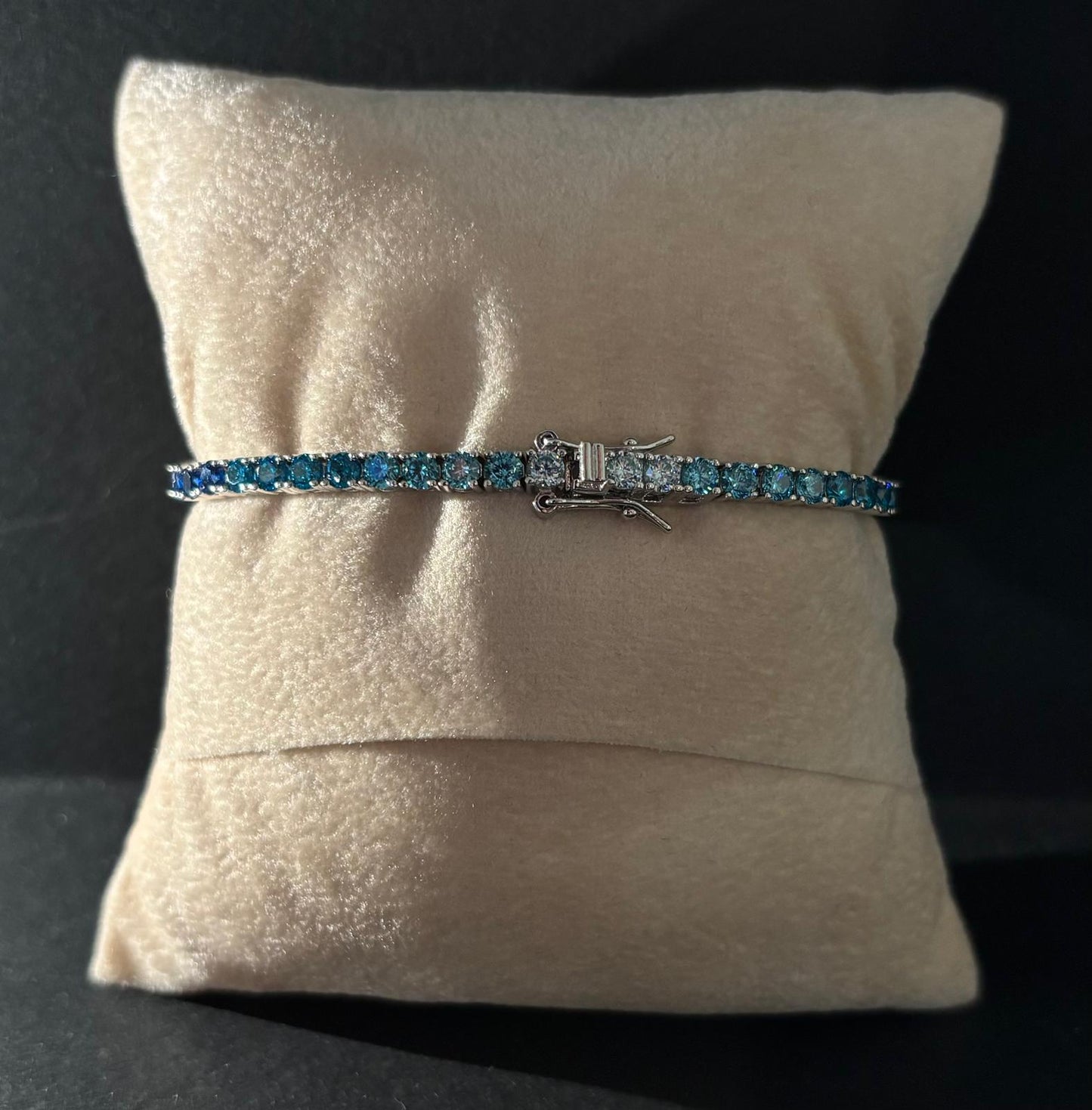 Bracciale Morfea tennis con zirconi celesti