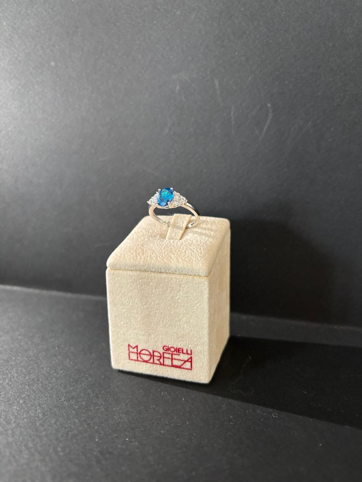 Anello morfea con pietra blu