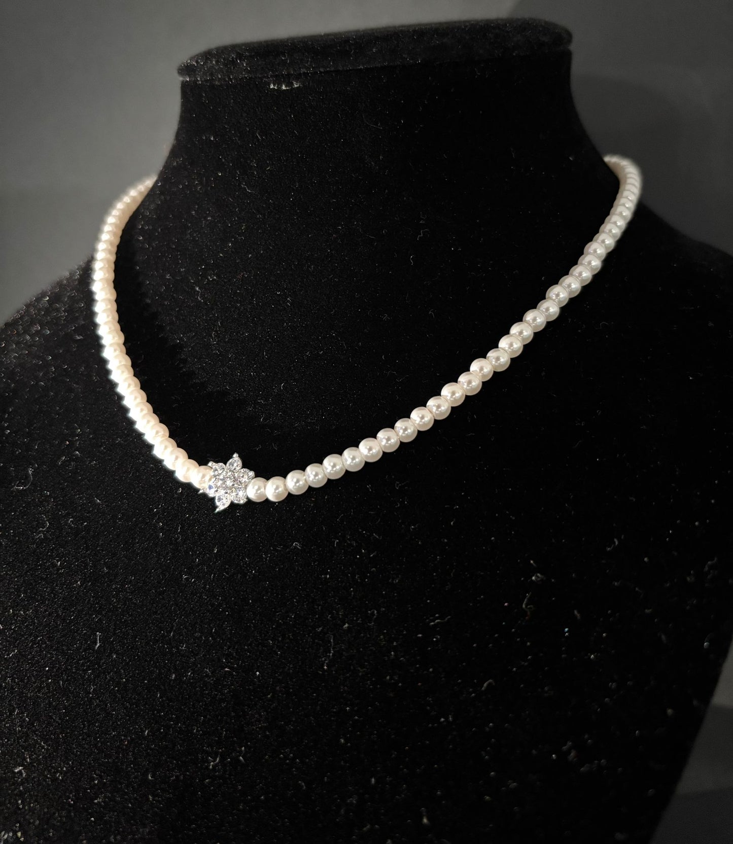 Collana Morfea con perle bianche