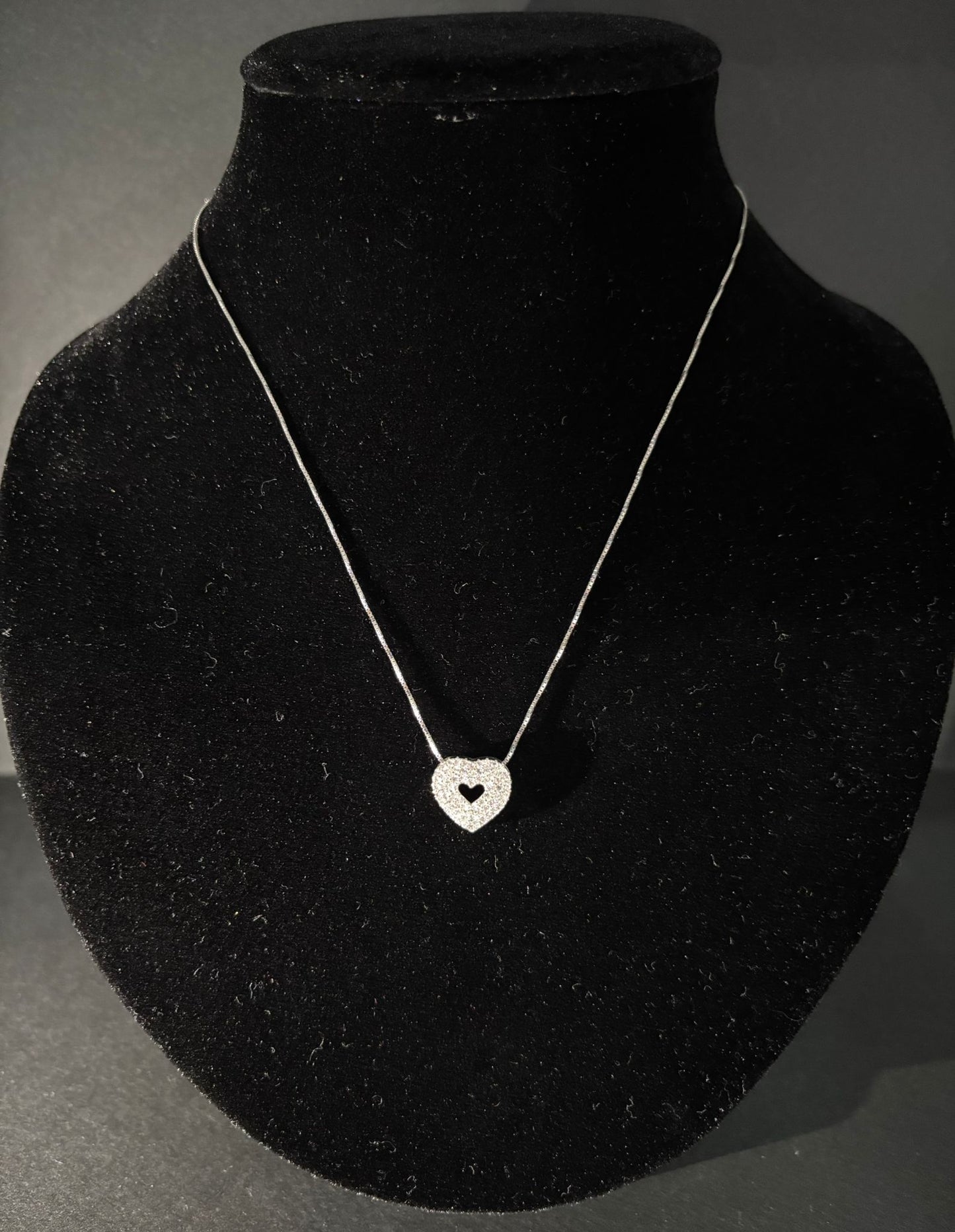 Collana Morfea con cuore e Zirconi bianchi