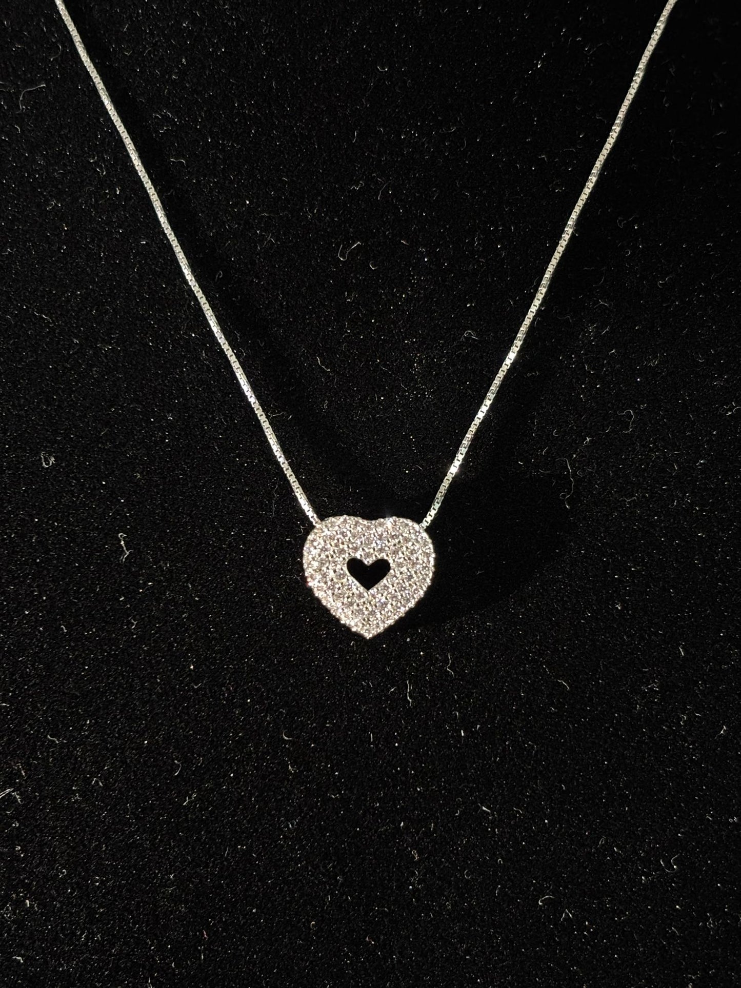 Collana Morfea con cuore e Zirconi bianchi