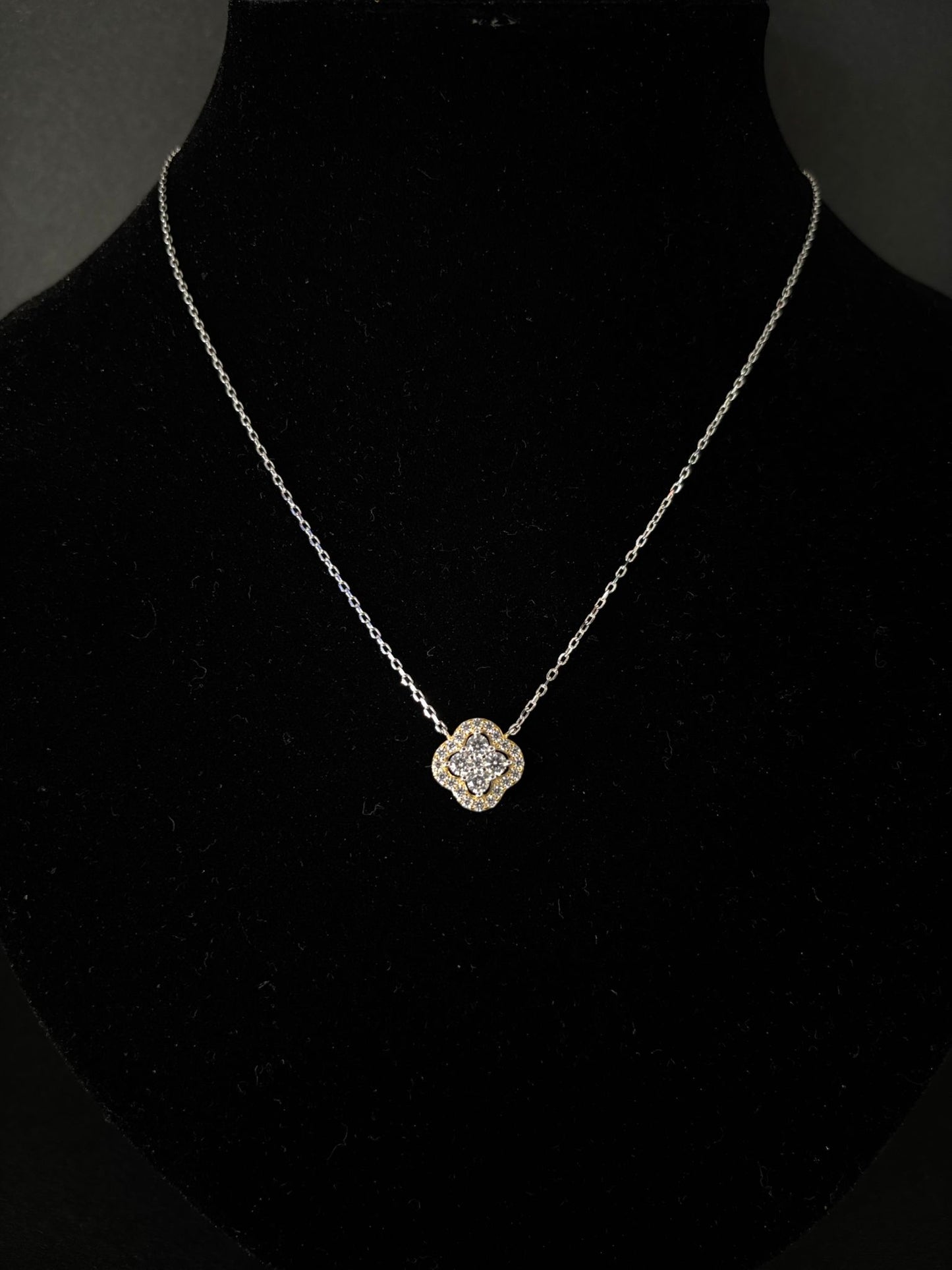 Collana Morfea con Zirconi bianchi