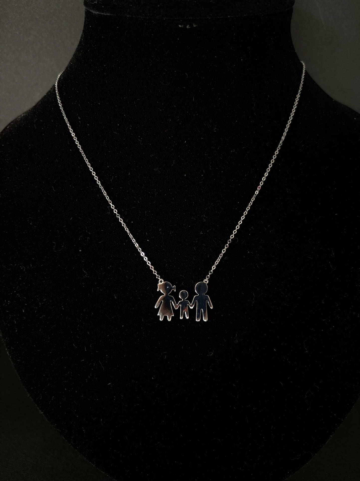 Collana Morfea con ciondolo famiglia