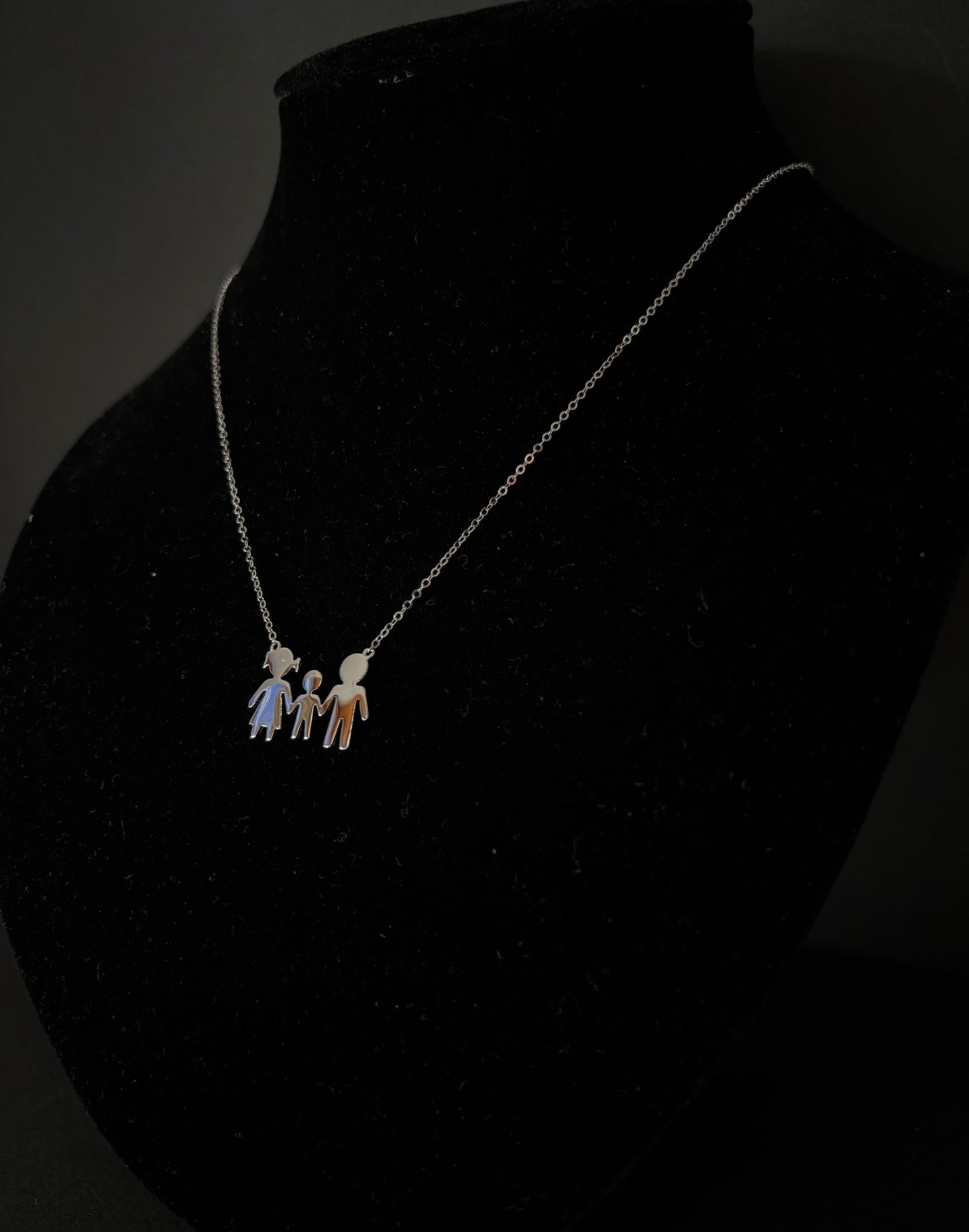 Collana Morfea con ciondolo famiglia