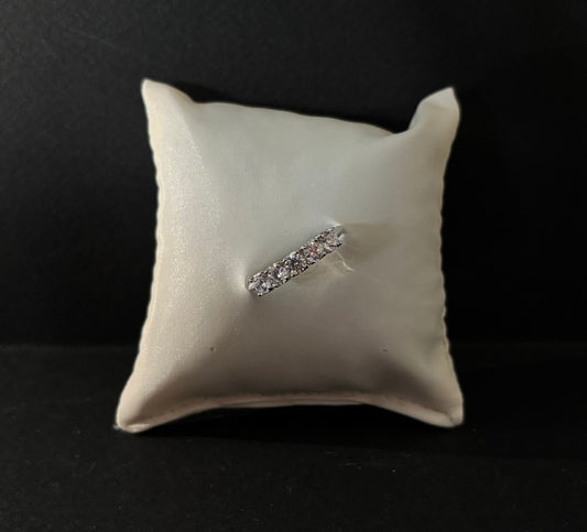 Anello Morfea con zirconi bianchi