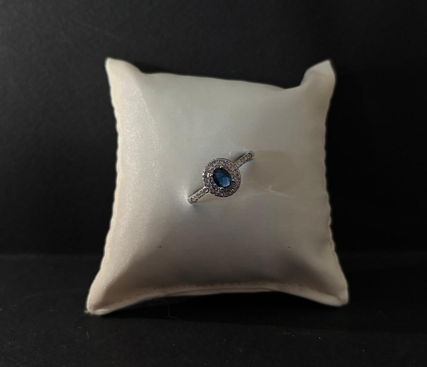 Anello Morfea con zircone blu