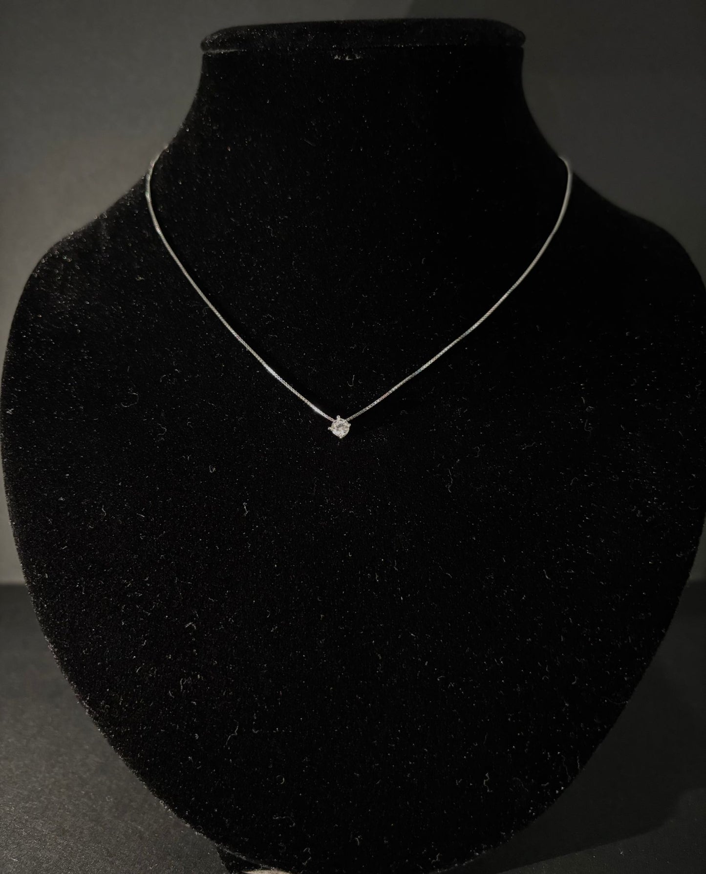 Collana Morfea punto luce